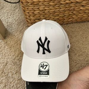 47 Brand White and Black Women's Cap